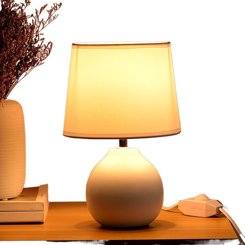 Nordic Minimalist Bedside Lamp – Soft Ambient Glow